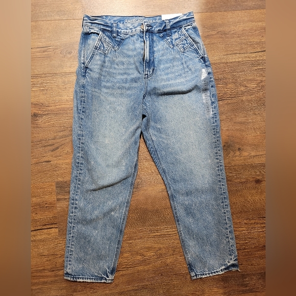 New w/o tag American Eagle Mom Jeans - Picture 1 of 2